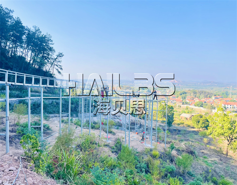 湖北鄂州玻璃漂流滑道施工现场